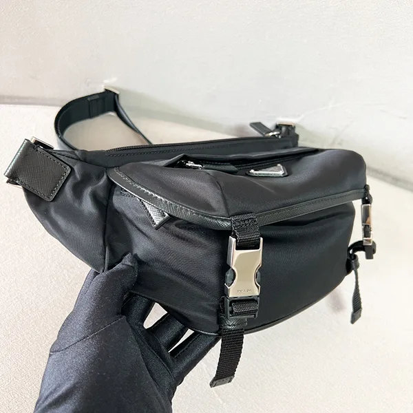 プラダ Re-Nylon レザー ショルダーバッグ クロスボディ 偽物 2VH17