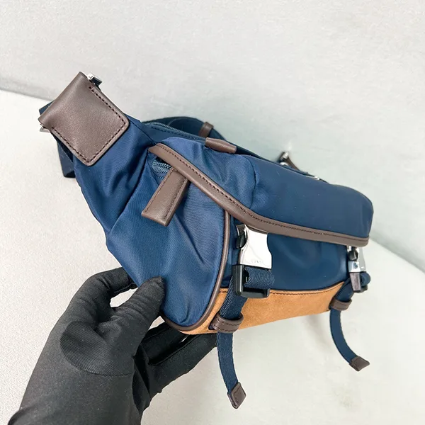 セレブ多数愛用 プラダ パチモン◆Re-Nylon レザー ショルダーバッグ クロスボディ 2VH1710
