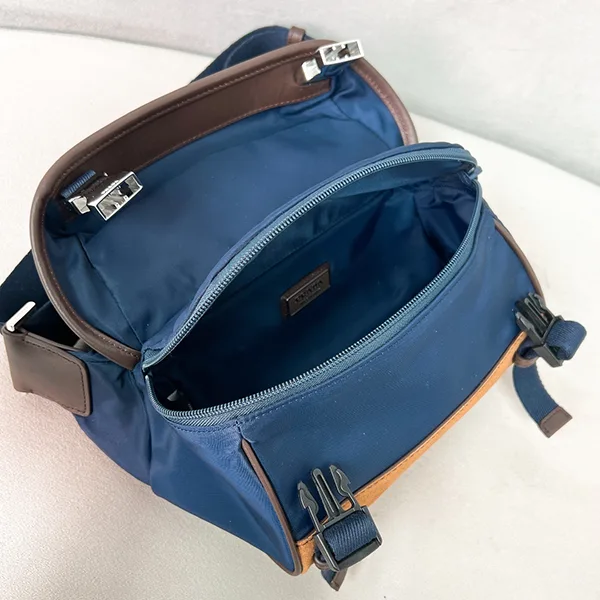 セレブ多数愛用 プラダ パチモン◆Re-Nylon レザー ショルダーバッグ クロスボディ 2VH1710