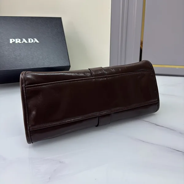 完売必至 プラダ ミディアムレザートートバッグ 偽物 1BG5632CYR
