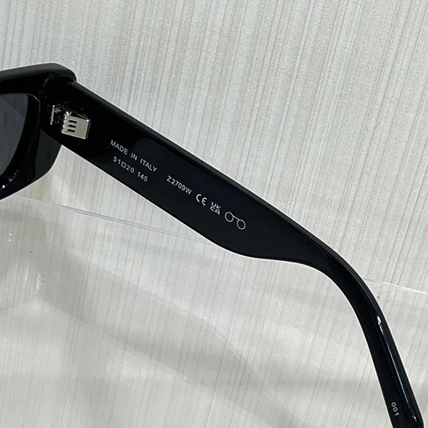 【カラフル黒】ルイヴィトン×村上隆 Cat Eyeサングラス コピー Z2709W
