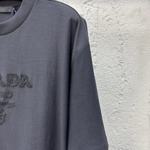 プラダ★ロゴ クルーネック コットン Tシャツ コピー UJN815