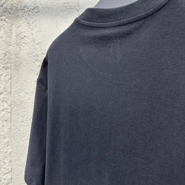 プラダ★ロゴ クルーネック コットン Tシャツ コピー UJN815