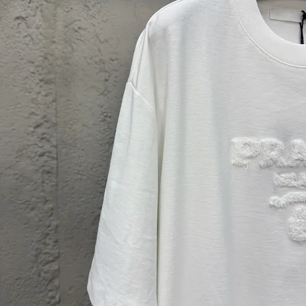 プラダ エンブロイダリー ジャージー Tシャツ 偽物 puc81515