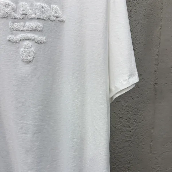 プラダ エンブロイダリー ジャージー Tシャツ 偽物 puc81515