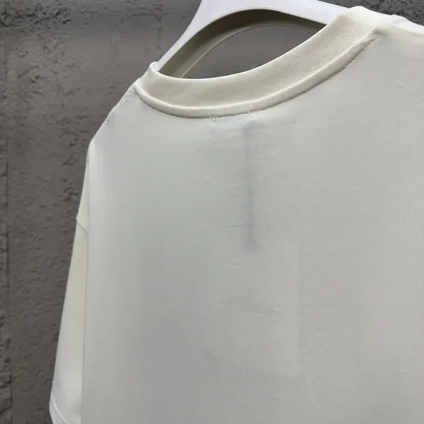 モンクレール 刺繍ロゴパッチ Tシャツ 偽物 半袖 K10918C000