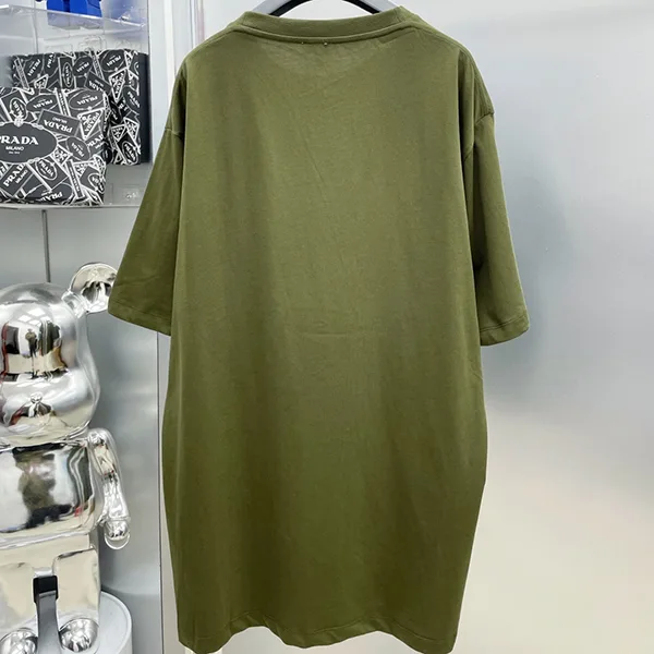 ロエベ お洒落コーデに◎エンボスアナグラムコットンTシャツ loa96212