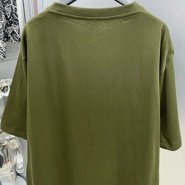 ロエベ お洒落コーデに◎エンボスアナグラムコットンTシャツ loa96212