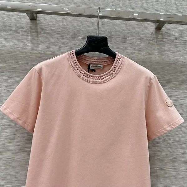 モンクレール クルーネックTシャツ パチモン ピンク mom68349