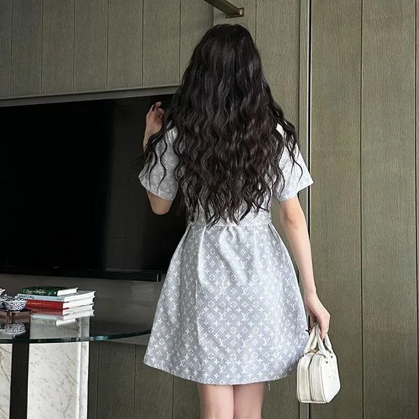 【女性の憧れ☆】ルイヴィトン モノグラム ワンピース コピー vub55270