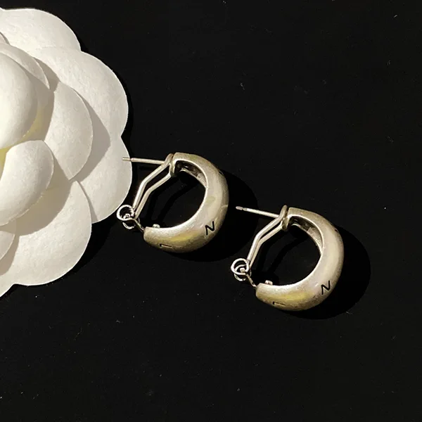 超限定♪シャネル ピアス パロディ★洗練された半円デザイン shk68849