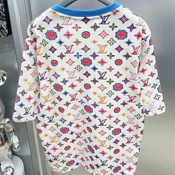 【SS25・モノグラム】ルイヴィトン レインボーカラーTシャツ コピー 1AGSMS