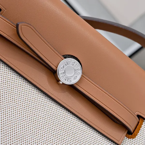 実用的でシンプルな可愛さ【エルメス コピー】Herbag Zip 20 バッグ 3色 H086430CCAA