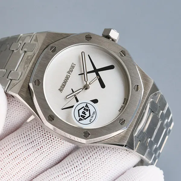 オーデマピゲ ロイヤルオーク15500 41mm KAWSコラボ 偽物 Odf56028
