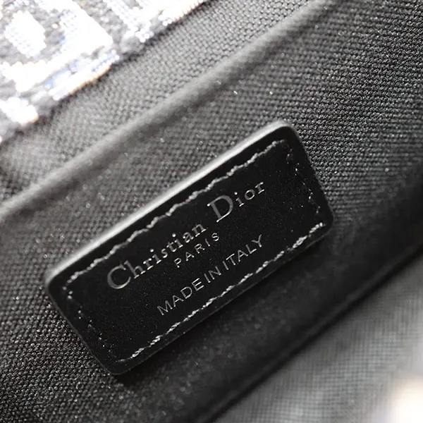 優雅で気品溢れる♪【ディオール】30 Montaigne East-West バッグ 偽物 m9334pdds