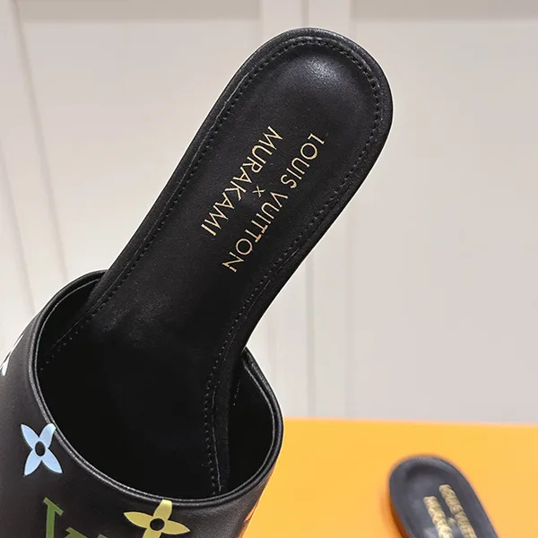 使い勝手良しコラボ限定 ルイヴィトン LV x TM 6AM フラットミュール 黒 コピー 1AGVX8