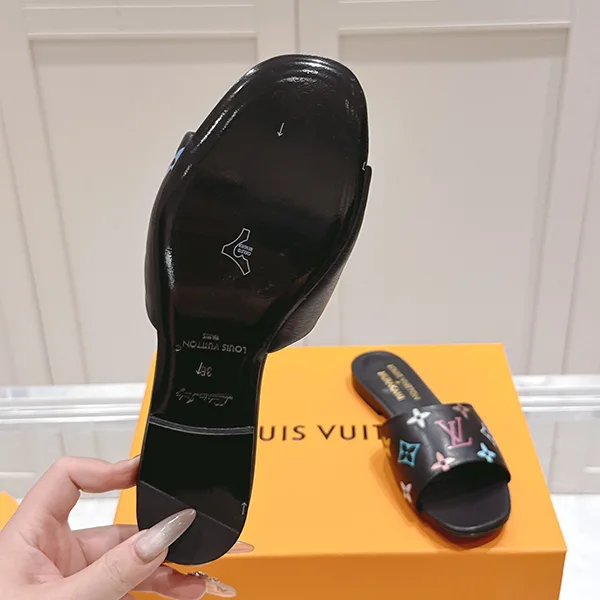 使い勝手良しコラボ限定 ルイヴィトン LV x TM 6AM フラットミュール 黒 コピー 1AGVX8
