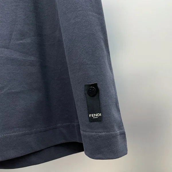 フェンディ パチモン 創立100周年エンブレム ネイビーコットン Tシャツ fef67210