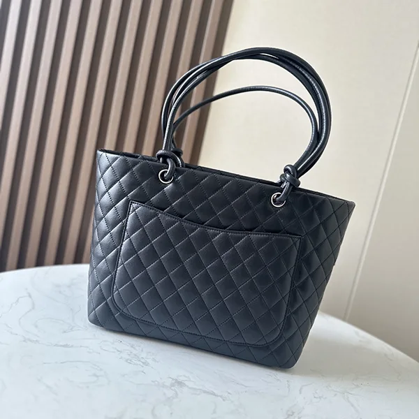 大人気!シャネル カンボンライン ラージトートバッグ レプリカ sha82817