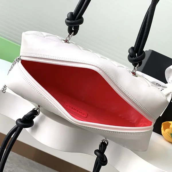 大人気!シャネル 偽物 ラムスキン カンボンライン ボウリングバッグ shk16037