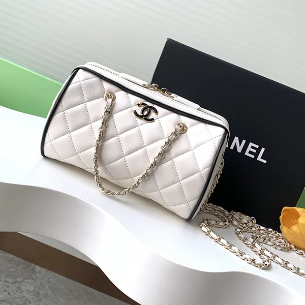 最新でオシャレシャネル チェーン クラッチ バッグ shs59432