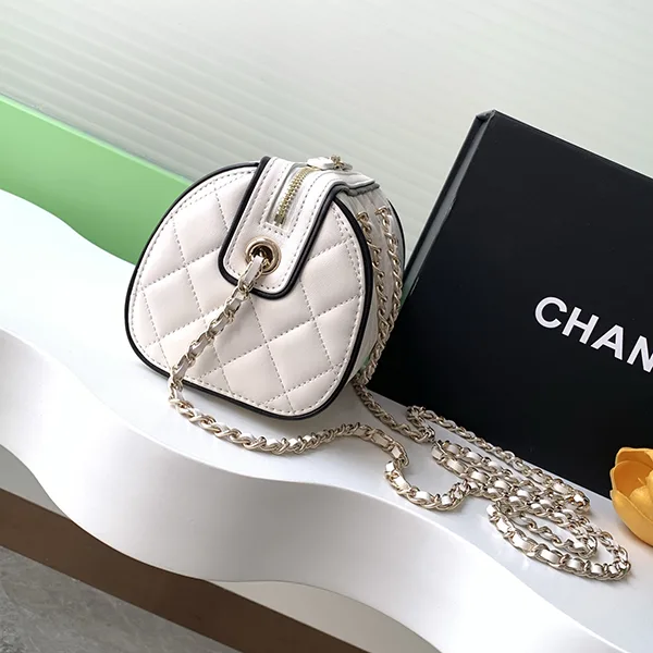最新でオシャレシャネル チェーン クラッチ バッグ shs59432