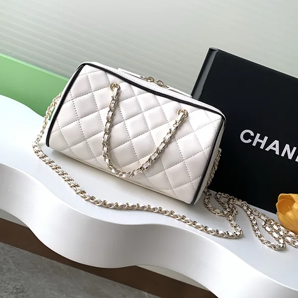 最新でオシャレシャネル チェーン クラッチ バッグ shs59432