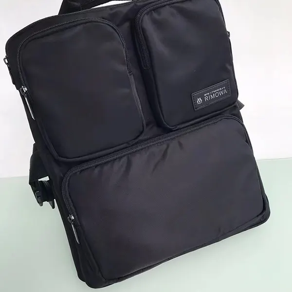 絶対欲しい!リモワ Cabinスーツケース用ハーネスにもなる兼用バック rij82216