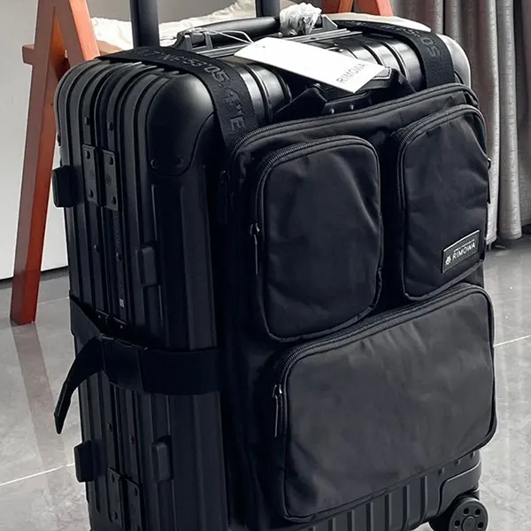 絶対欲しい!リモワ Cabinスーツケース用ハーネスにもなる兼用バック rij82216
