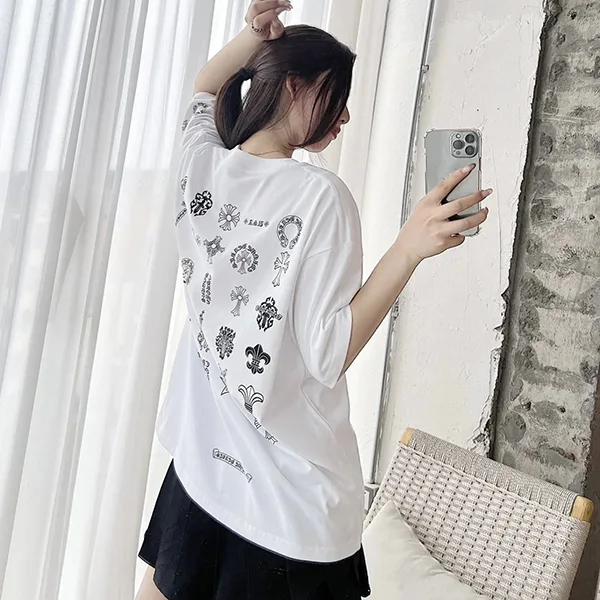 超話題★クロムハーツ★インパクトのMulti Logo Tシャツ 偽物★ Kuh32431