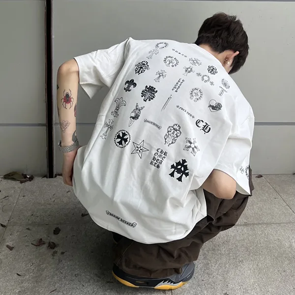 超話題★クロムハーツ★インパクトのMulti Logo Tシャツ 偽物★ Kuh32431