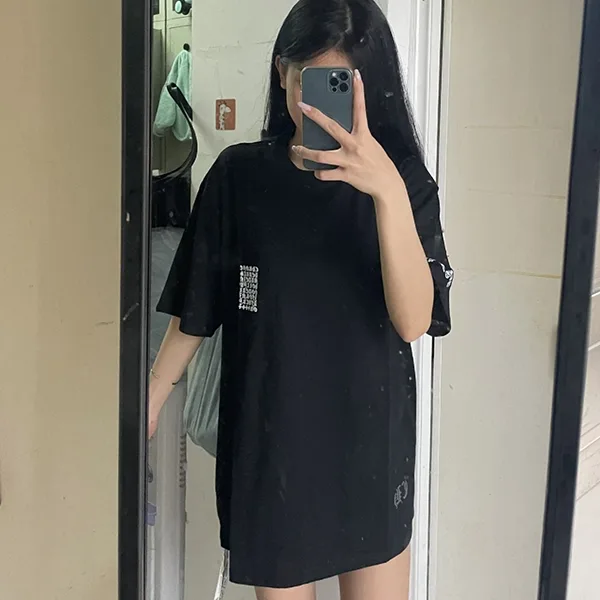 超話題★クロムハーツ★インパクトのMulti Logo Tシャツ 偽物★ Kuh32431