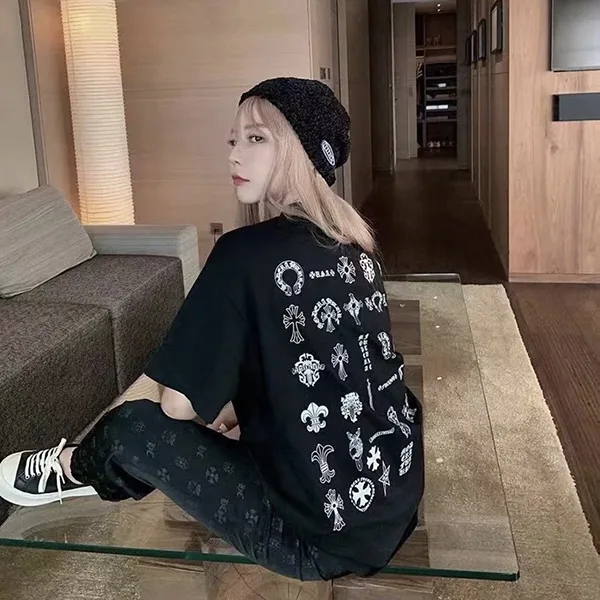 超話題★クロムハーツ★インパクトのMulti Logo Tシャツ 偽物★ Kuh32431