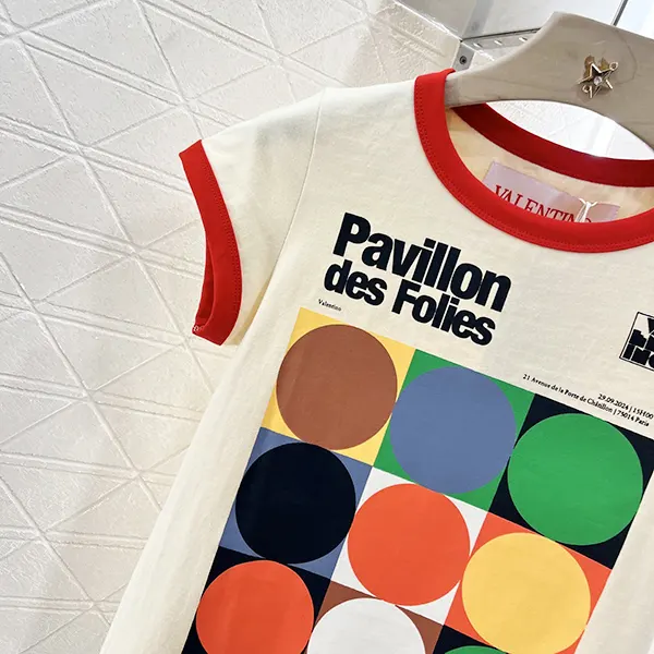 ヴァレンティノ コピー パヴィヨン デ フォリ プリント コットン Tシャツ 6v0mg1