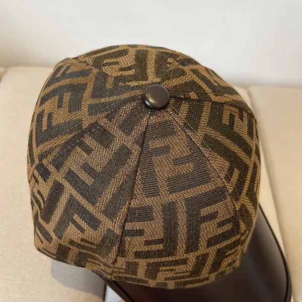 最新でオシャレフェンディ ファブリック ベースボールキャップ コピー商品 2色 fea62179