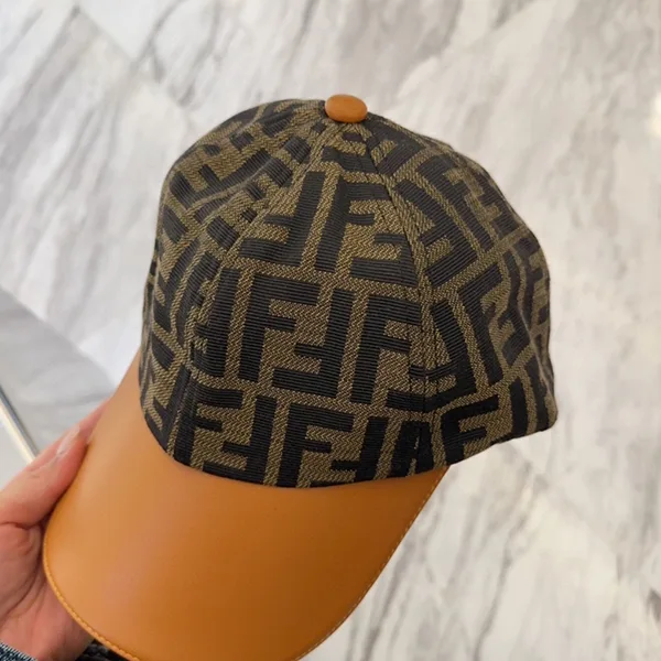 フェンディ ファブリック ベースボールキャップ fej90136