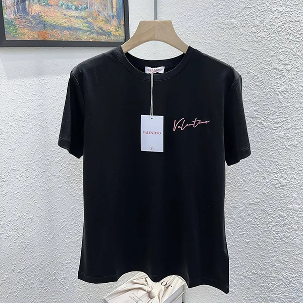 【大特価】ヴァレンティノ 贋物 エンブロイダリー Vロゴ 半袖 Tシャツ Vul76753
