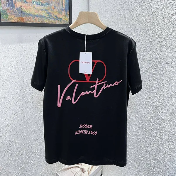 【大特価】ヴァレンティノ 贋物 エンブロイダリー Vロゴ 半袖 Tシャツ Vul76753