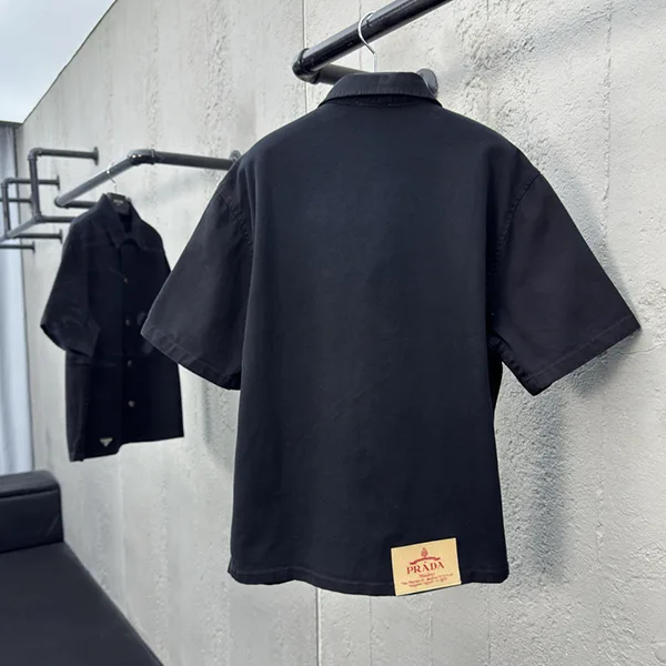 目を惹くカラー プラダ コピー商品 Denim shirt ブラック デニムシャツ puf83081