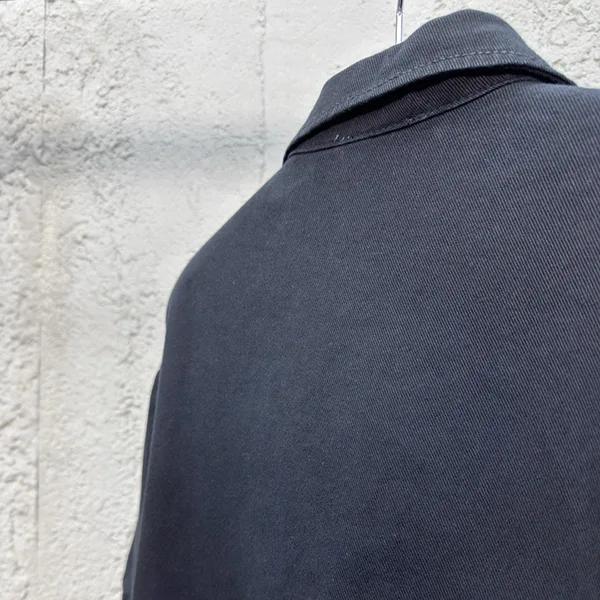 目を惹くカラー プラダ コピー商品 Denim shirt ブラック デニムシャツ puf83081