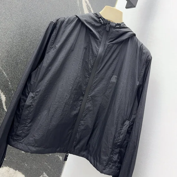 セレブ多数愛用バーバリー n級品☆ナイロン製 ジャケット Bat44848