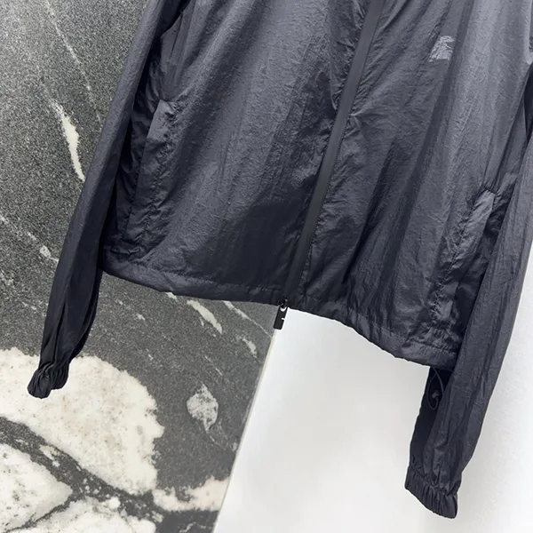 セレブ多数愛用バーバリー n級品☆ナイロン製 ジャケット Bat44848