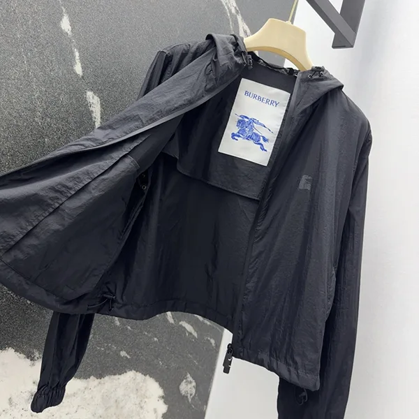 セレブ多数愛用バーバリー n級品☆ナイロン製 ジャケット Bat44848