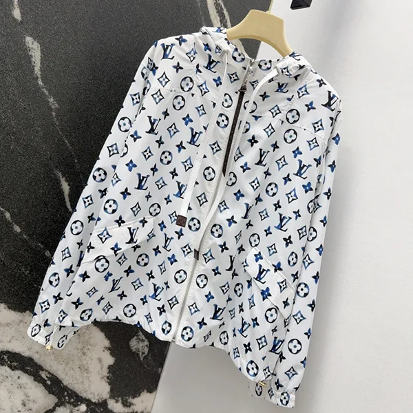 【大特価】ルイヴィトン パチモン アクアレル モノグラムパーカ 1AHGME