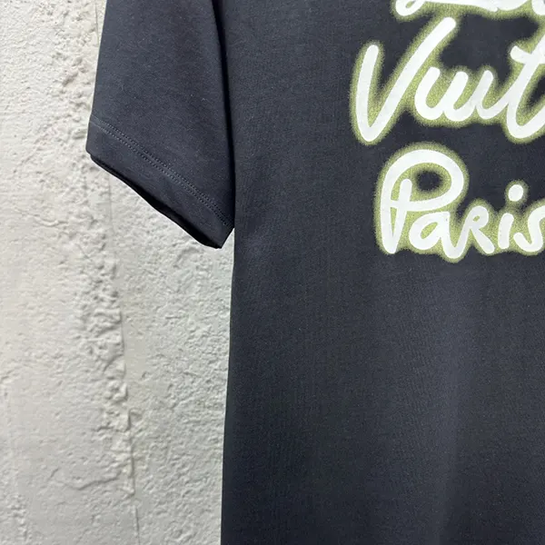 速達発送 ルイヴィトン 激安 グローシグネチャー Tシャツ vuv91432