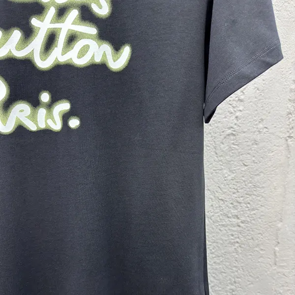 速達発送 ルイヴィトン 激安 グローシグネチャー Tシャツ vuv91432