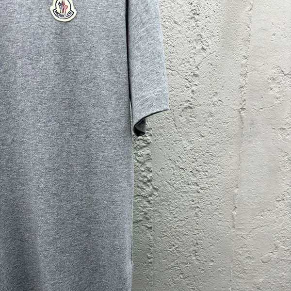 最新でオシャレ モンクレール ロゴカットソー Tシャツ mox06913