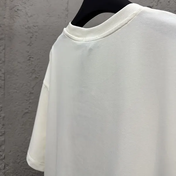 素敵な モンクレール Tシャツ 偽物 半袖 ロゴ moy06992