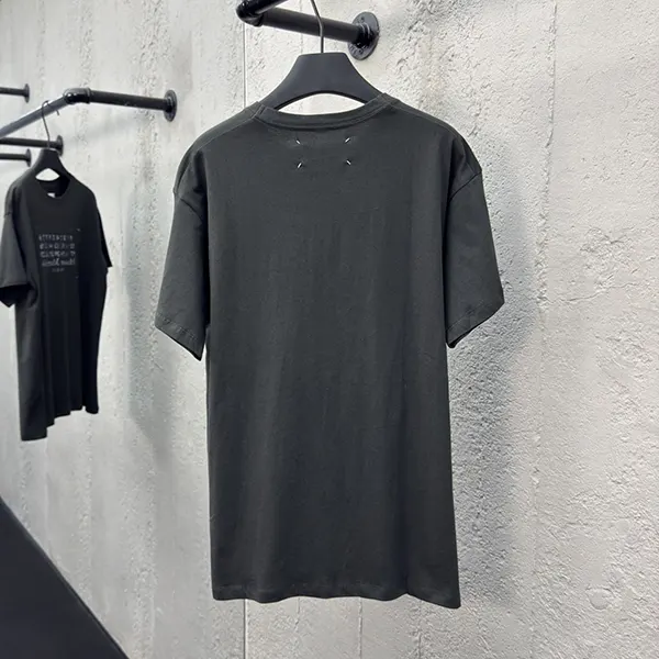 最新でオシャレ メゾン マルジェラ n級品 ロゴ クルーネックTシャツ Maa40504