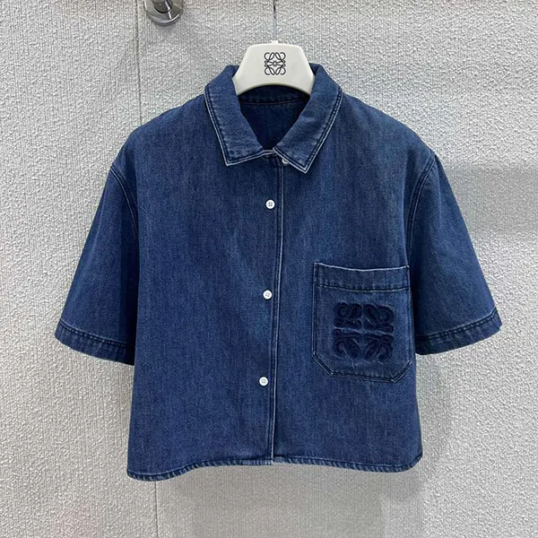 最新でオシャレ ロエベ デニム シャツ コピー 半袖 ブラウス クロップド lou30396